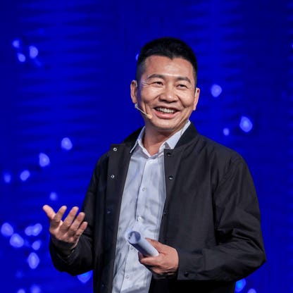 Zhou Chengjian's Net Worth: Navigating Fashion's E-commerce Storm